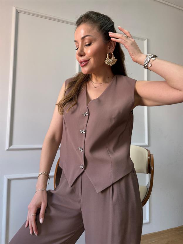 Kahve Fiyonk Düğme Detaylı Takım