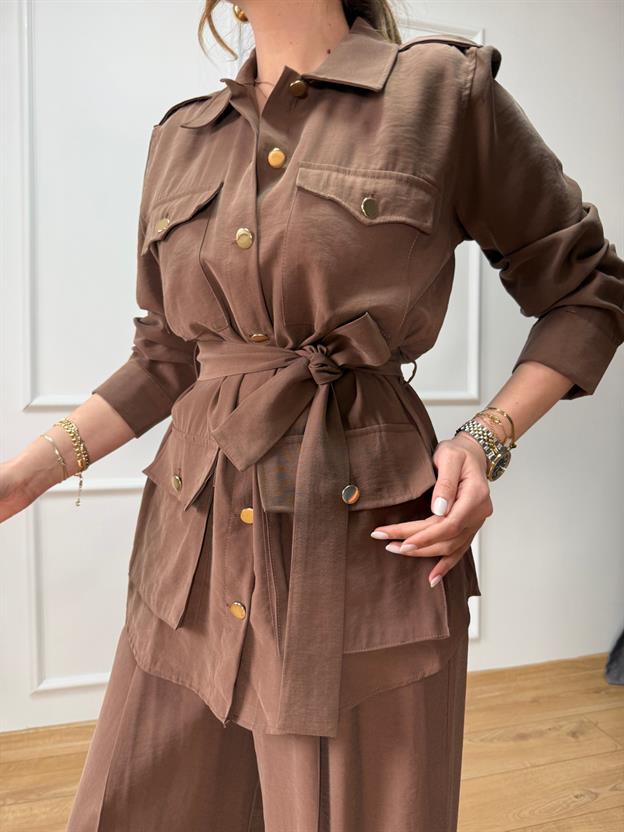 Kahve Kuşaklı Gömlek