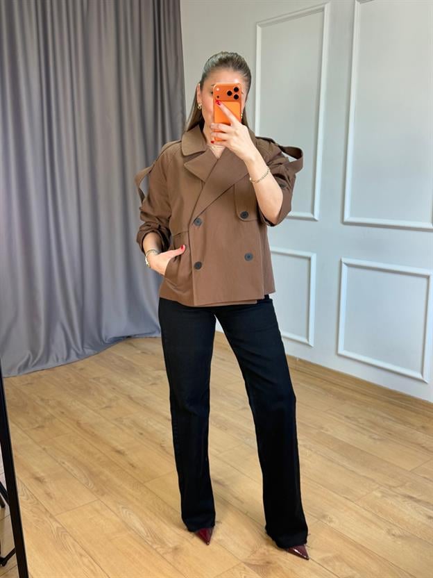 Kahve Siyah Düğmeli Kısa Trençkot 