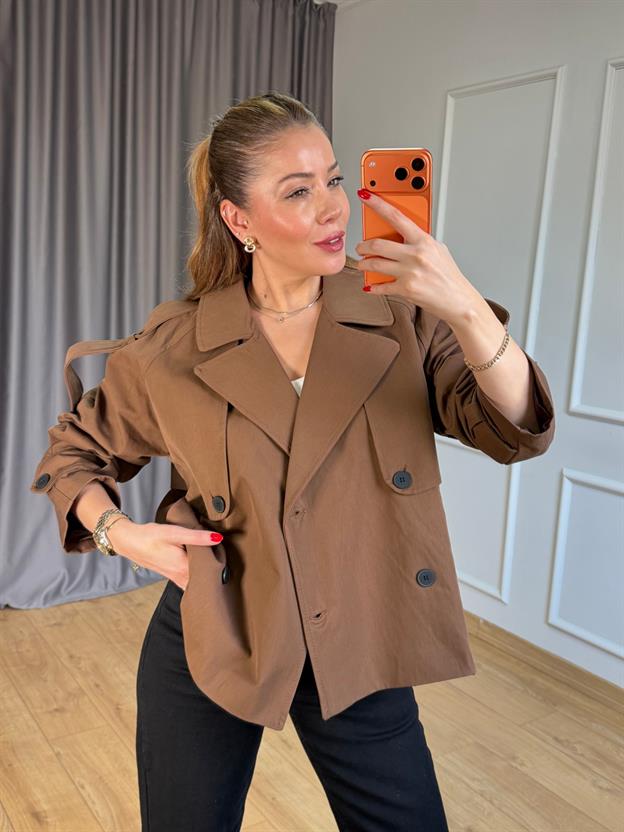 Kahve Siyah Düğmeli Kısa Trençkot 