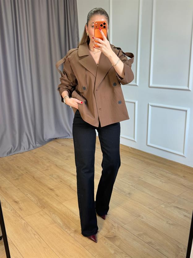 Kahve Siyah Düğmeli Kısa Trençkot 