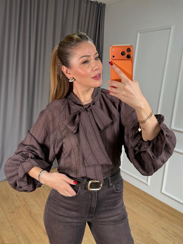 Kahve Yaka Bağlamalı Gömlek