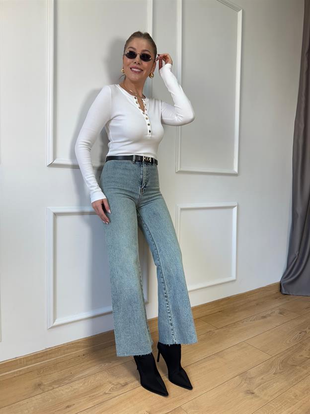 Kar Yıkamalı Cepsiz Flare Jean
