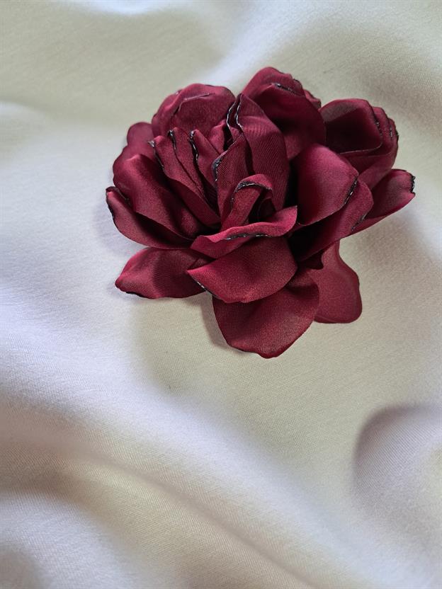 Kırmızı Çiçek Broş