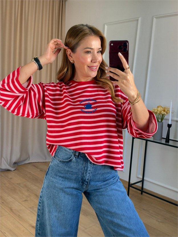 Kırmızı Çizgili Önü Baskılı Sweatshirt