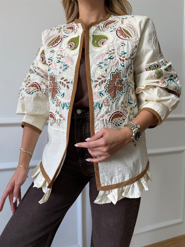 Krem Nakışlı Ceket