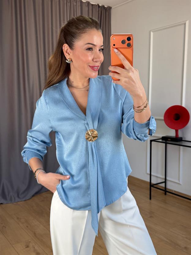 Mavi Bağlama Tokalı Bluz