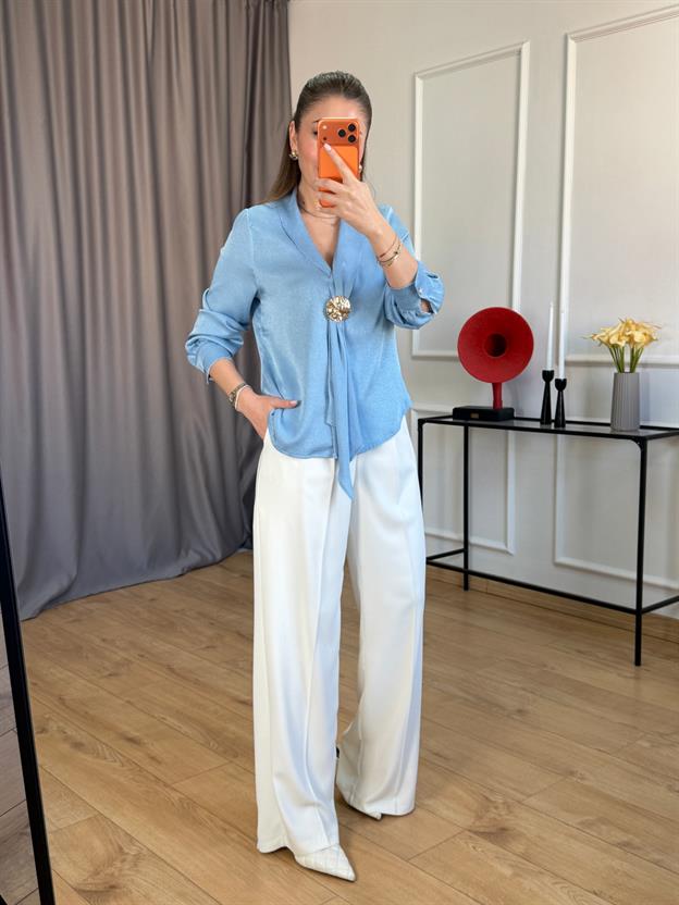 Mavi Bağlama Tokalı Bluz