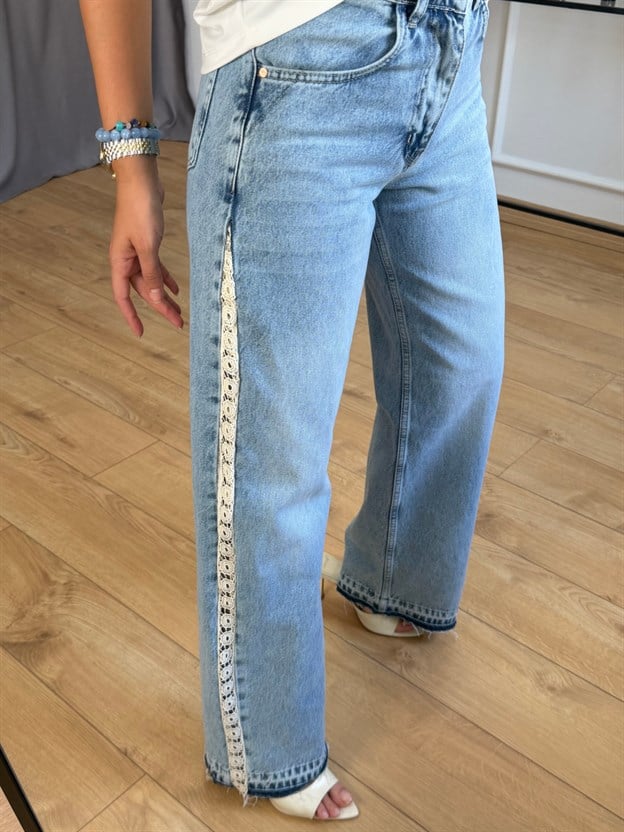 Mavi Dantel Detaylı Jean