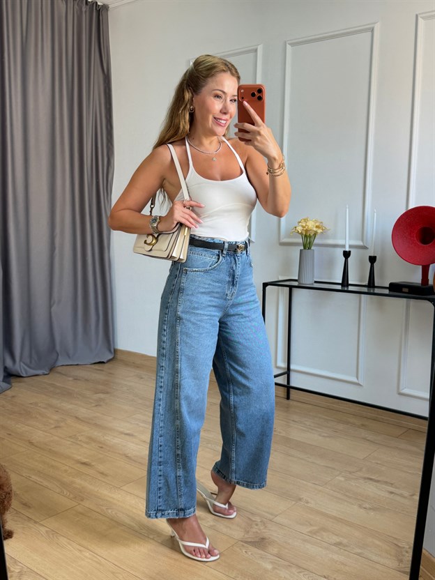 Mavi  Dikiş Detaylı Mom Jean( ÖN SİPARİŞ ÜRÜNÜDÜR )