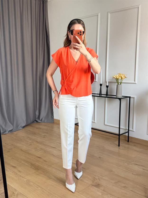 Nar Çiçeği Yan Aksesuarlı Kruvaze Bluz