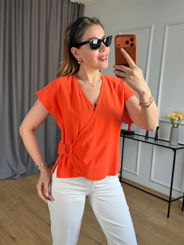 Nar Çiçeği Yan Aksesuarlı Kruvaze Bluz