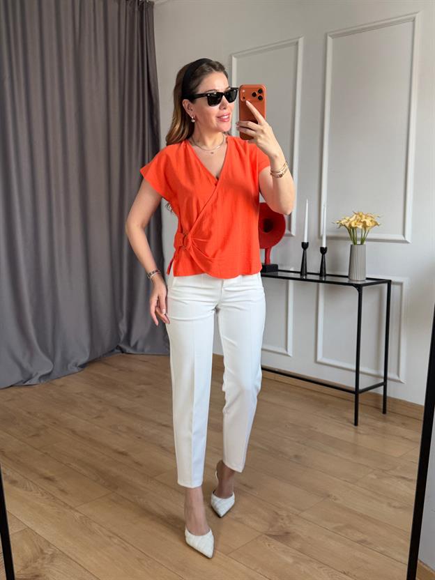 Nar Çiçeği Yan Aksesuarlı Kruvaze Bluz