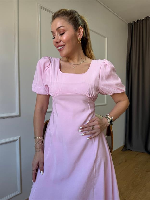 Pembe Büzgü Detay Elbise