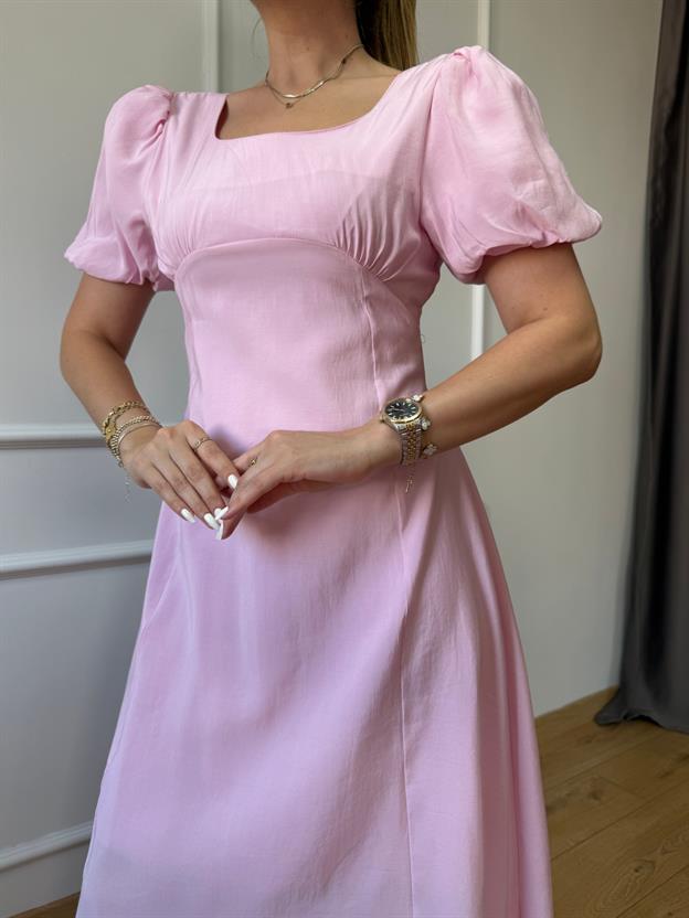 Pembe Büzgü Detay Elbise