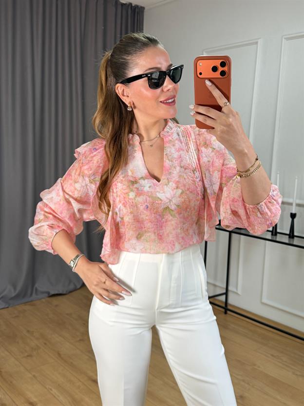 Pembe Çiçek Desenli Bluz