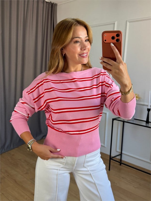 Pembe Çizgili Kayık Yaka Triko