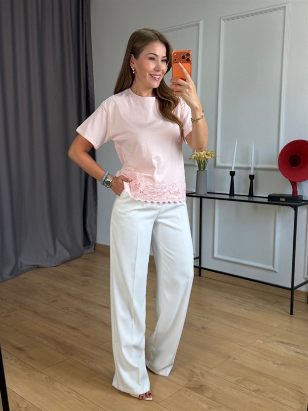 Pembe Etek Ucu Çiçek Detay Tshirt