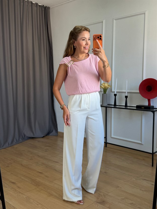 Pembe Omuz Aksesuarlı Triko