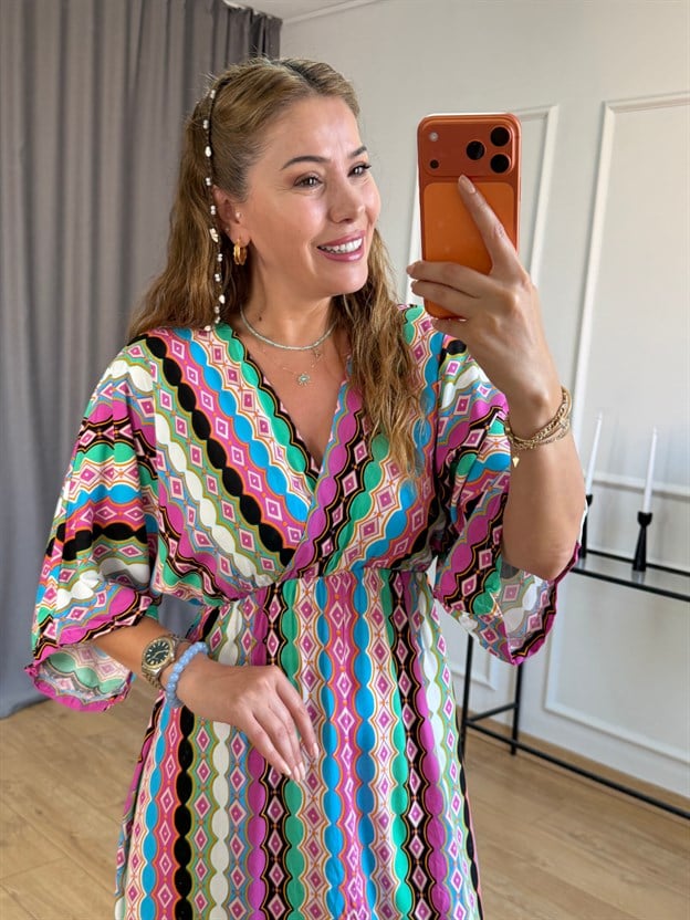 Pembe Oval Zincir Desen Elbise