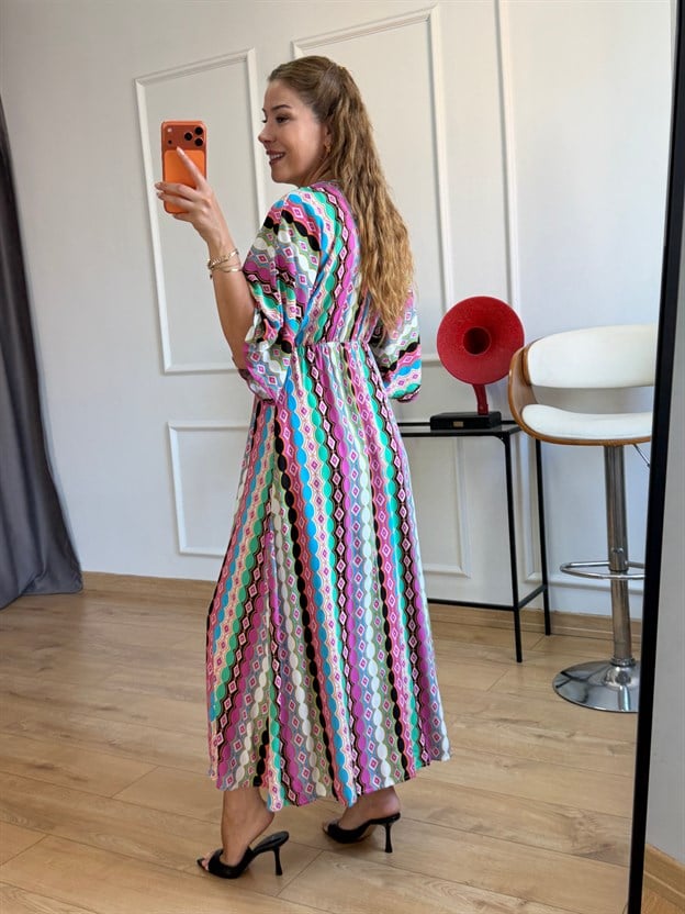 Pembe Oval Zincir Desen Elbise