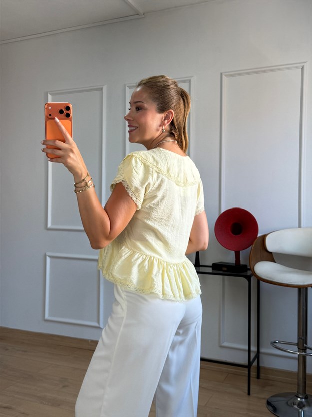 Sarı Dantel Detaylı Volanlı Bluz