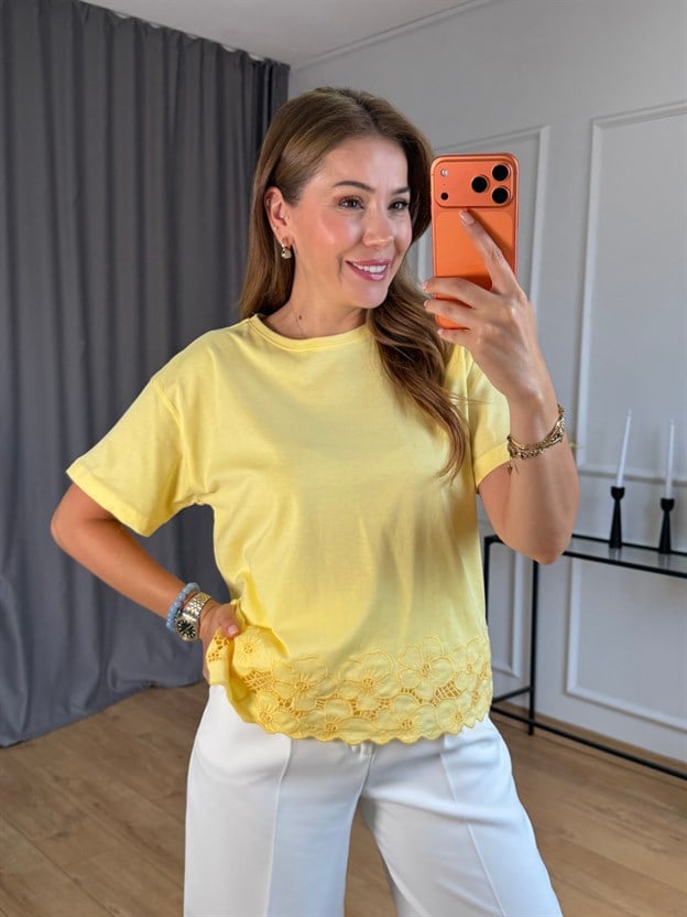 Sarı Etek Ucu Çiçek Detay Tshirt