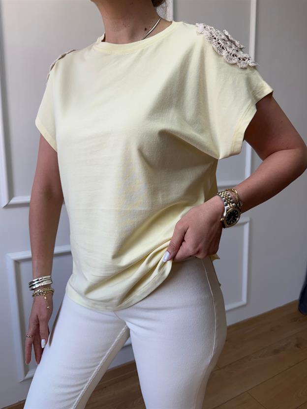 Sarı Omuz Örgü Detay Tshirt