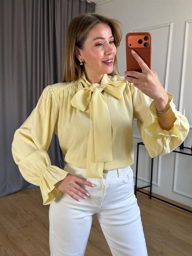 Sarı Yaka Bağlamalı Bluz