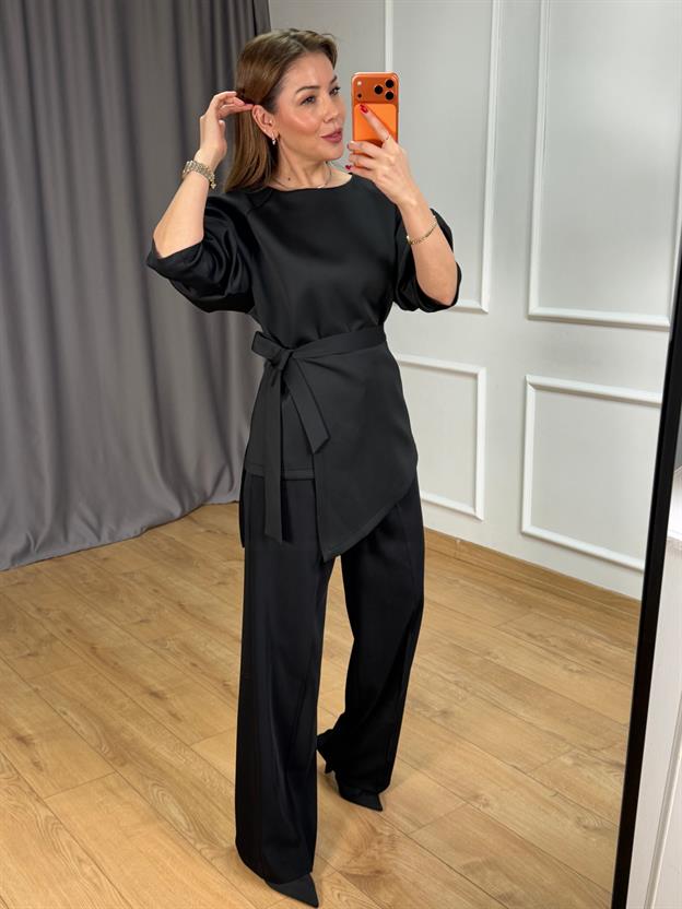 Siyah Bağlama Detay Scuba Bluz