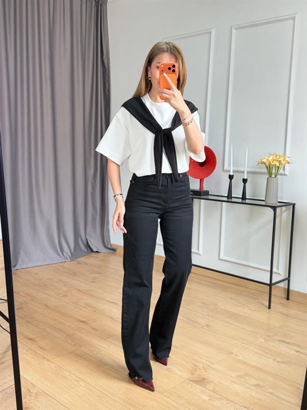 Siyah Bağlama  Detaylı Tshirt