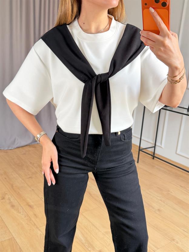 Siyah Bağlama  Detaylı Tshirt