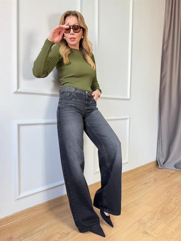 Siyah Bel Şal Detaylı Jean