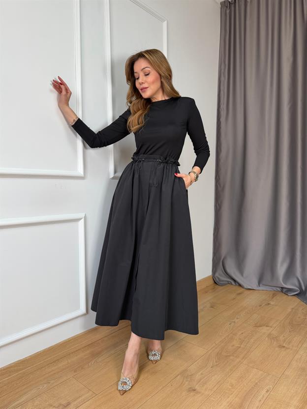 Siyah Beli Lastikli Elbise
