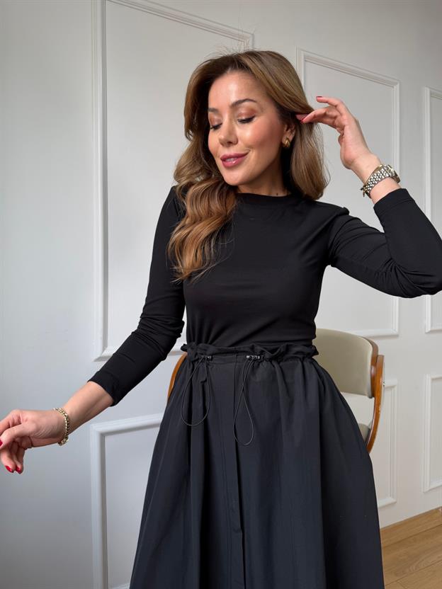 Siyah Beli Lastikli Elbise