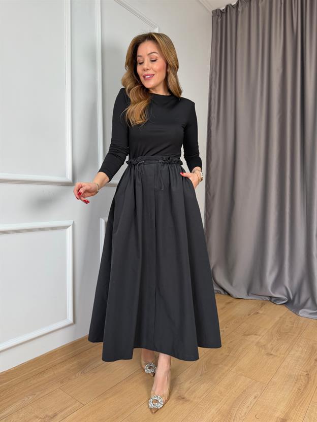 Siyah Beli Lastikli Elbise