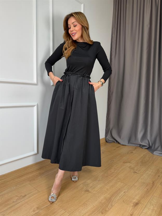 Siyah Beli Lastikli Elbise