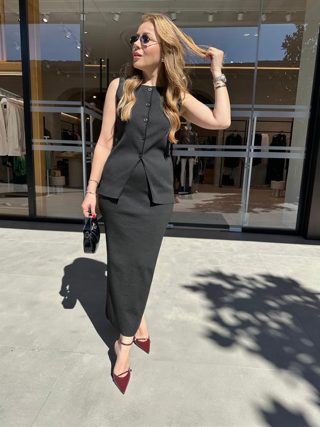 Siyah Bisiklet Yaka Yelekli Takım