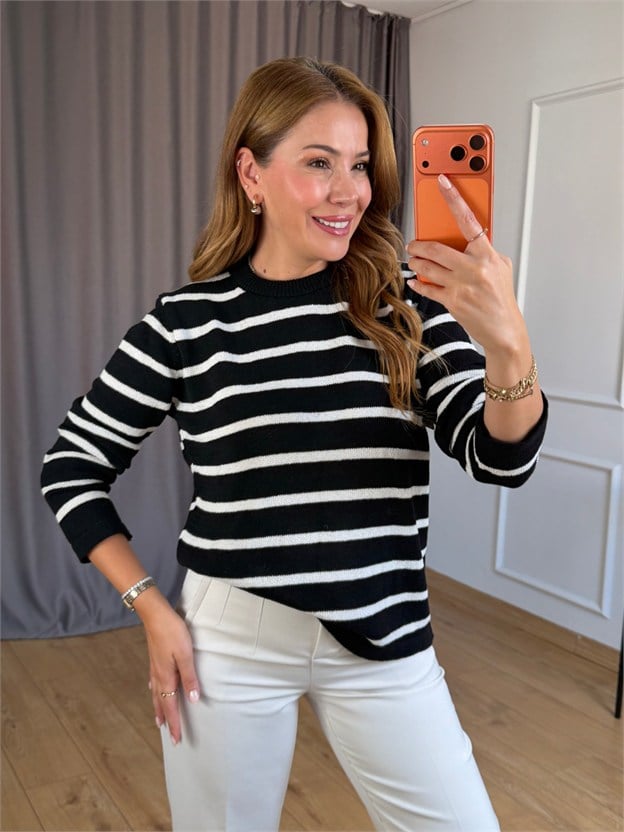 Siyah Çizgili Triko