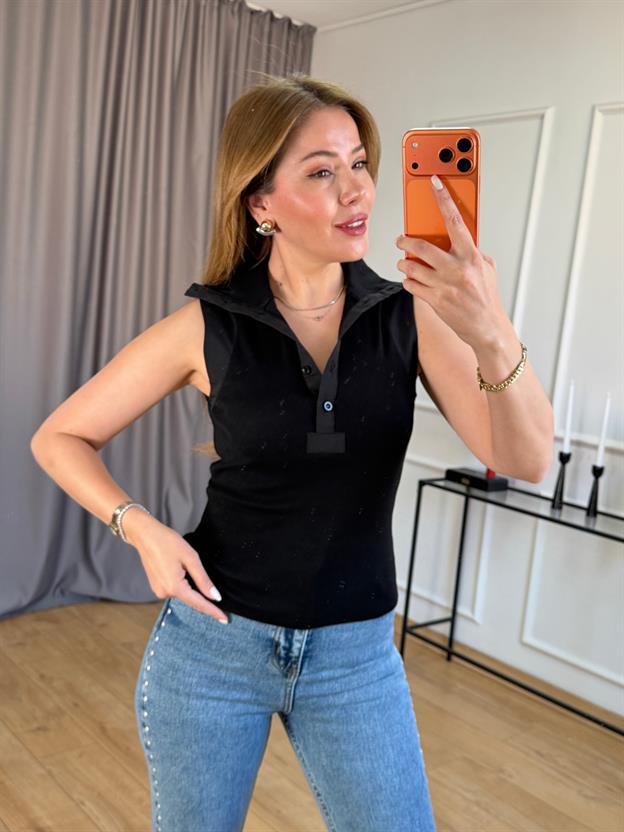 Siyah Dik Yaka Kolsuz Bluz