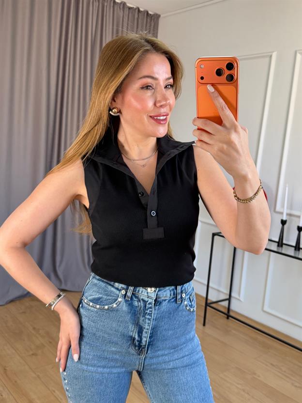 Siyah Dik Yaka Kolsuz Bluz