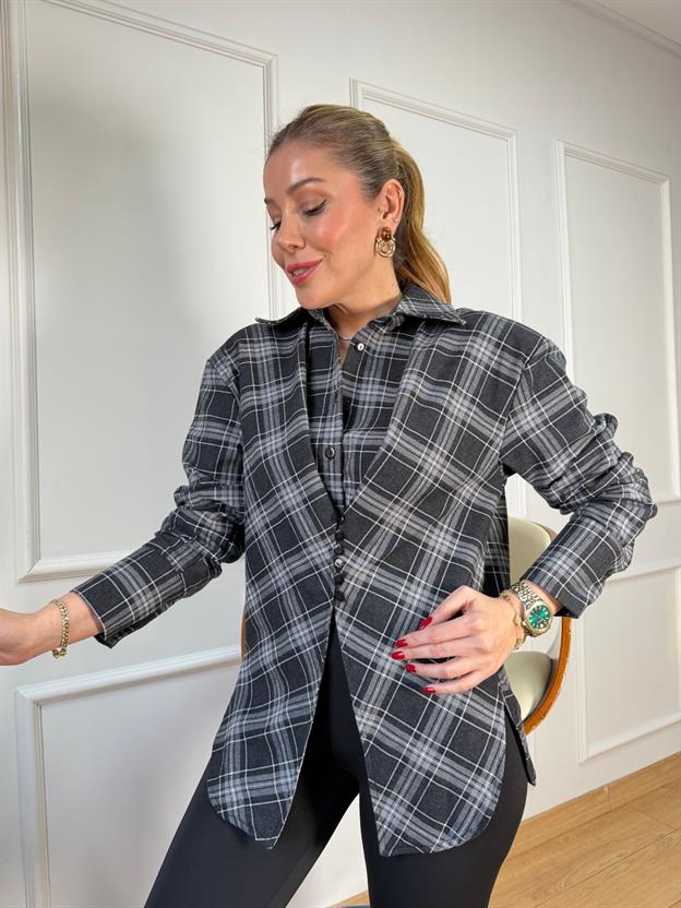 Siyah Düğme Detaylı Ekose Gömlek