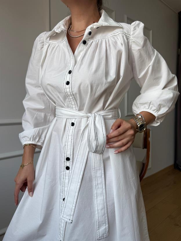 Siyah Düğme Dikiş Detaylı Ekru Elbise