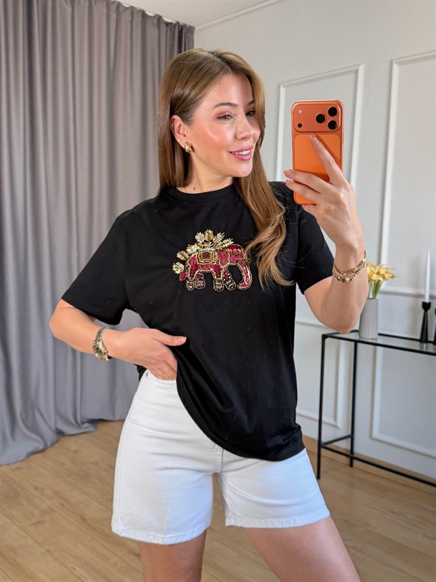 Siyah Fil Detaylı Tshirt