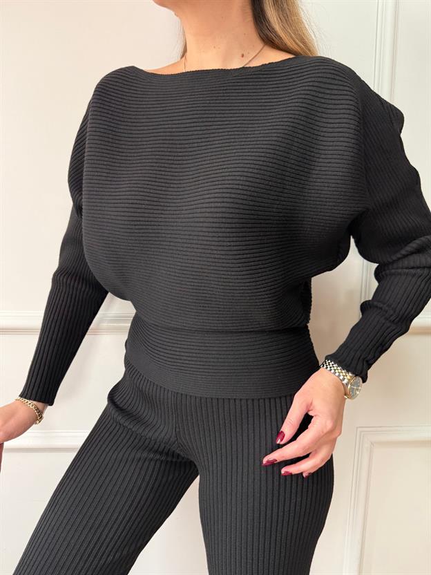 Siyah Fitilli Triko Takım