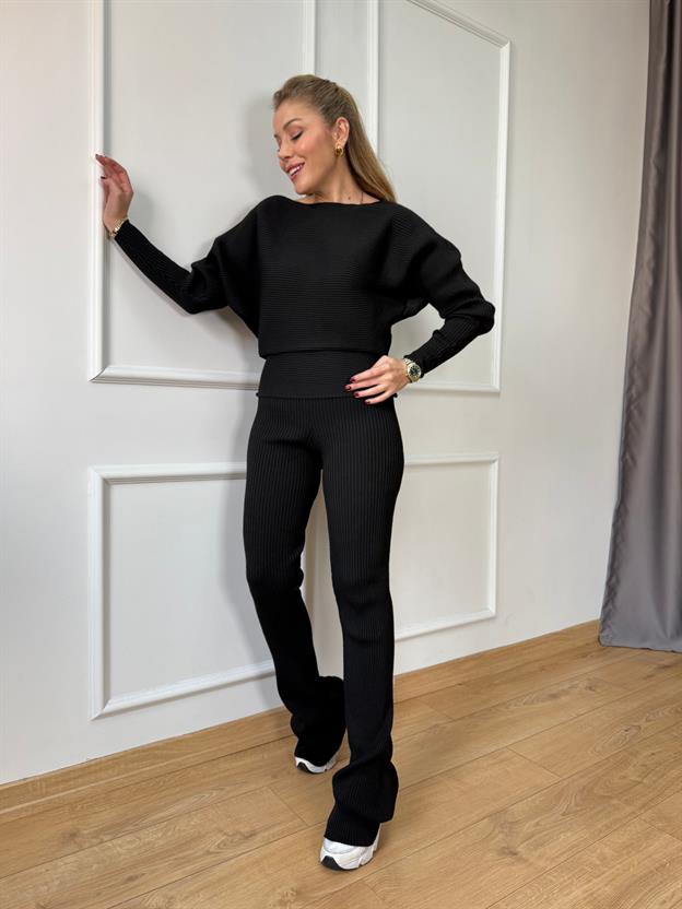 Siyah Fitilli Triko Takım