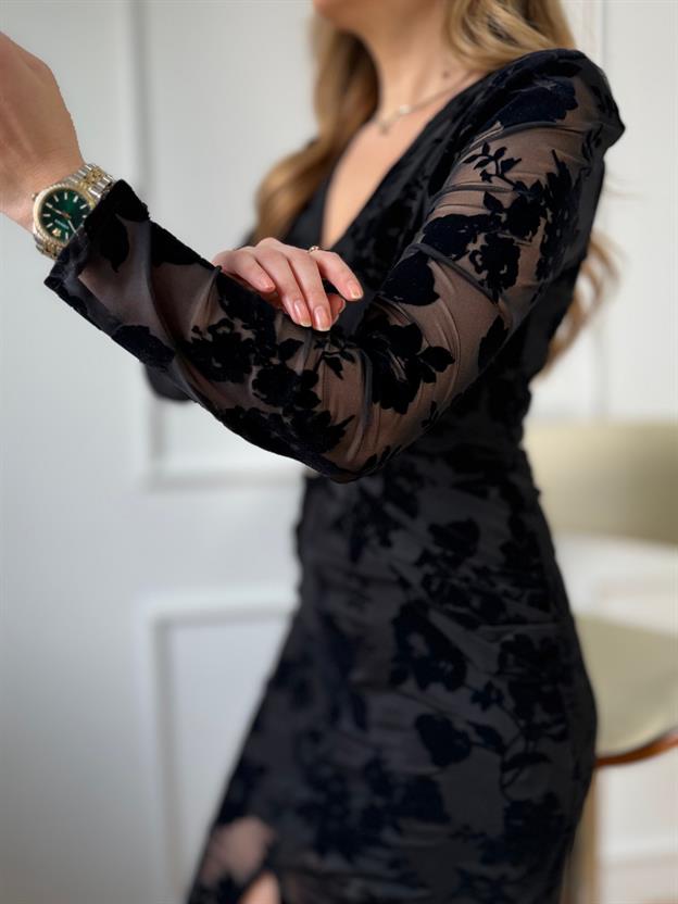 Siyah Gold Aksesuarlı Çiçek Elbise