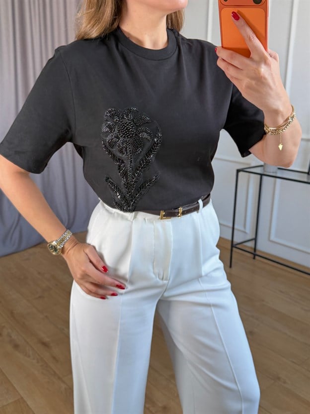Siyah Papatya İşlemeli Tshirt