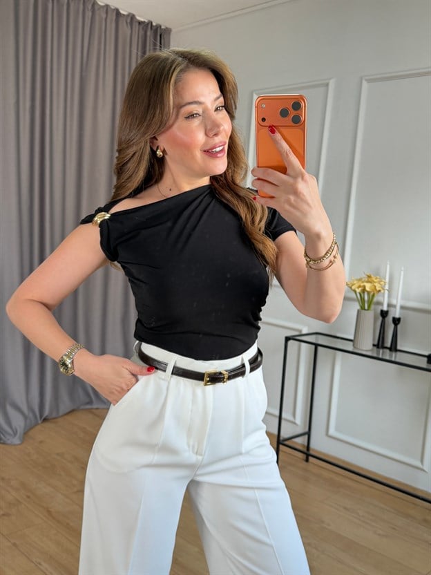 Siyah Sandy Omuz Tokalı Bluz