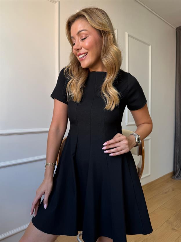 Siyah Volanlı Elbise